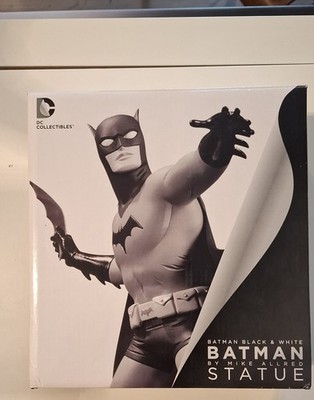 Batman Black & White Statue DC Collectibles Mike Allred Jonathan Matthews