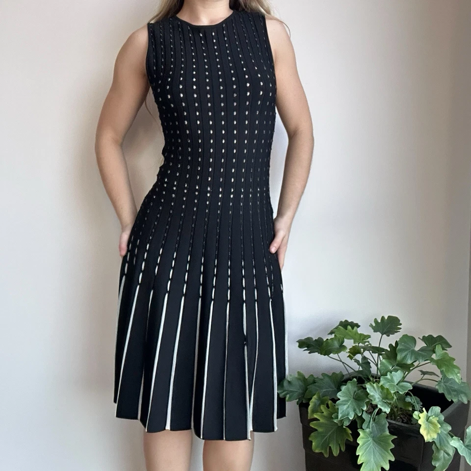 Alice + Olivia Women’s Small Black &  White Knit Drop Waist Pleated Midi Dress - Image 2 of 4
