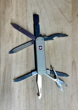 Silver Alox Victorinox MiniChamp Scale Classic Swiss Army Pocket Knife 58mm