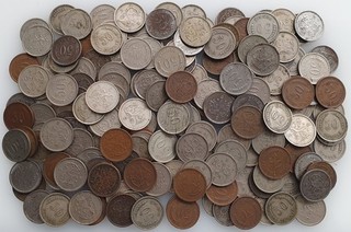 Finlandia 50 Penniä 1921 1947 rame nichel ferro e rame 470 gr. un lotto di 180 pezzi