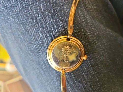 Ladies Gucci 11/12. 2 Changeable Bezel Bangle Watch Vintage .. ... - Picture 9 of 11