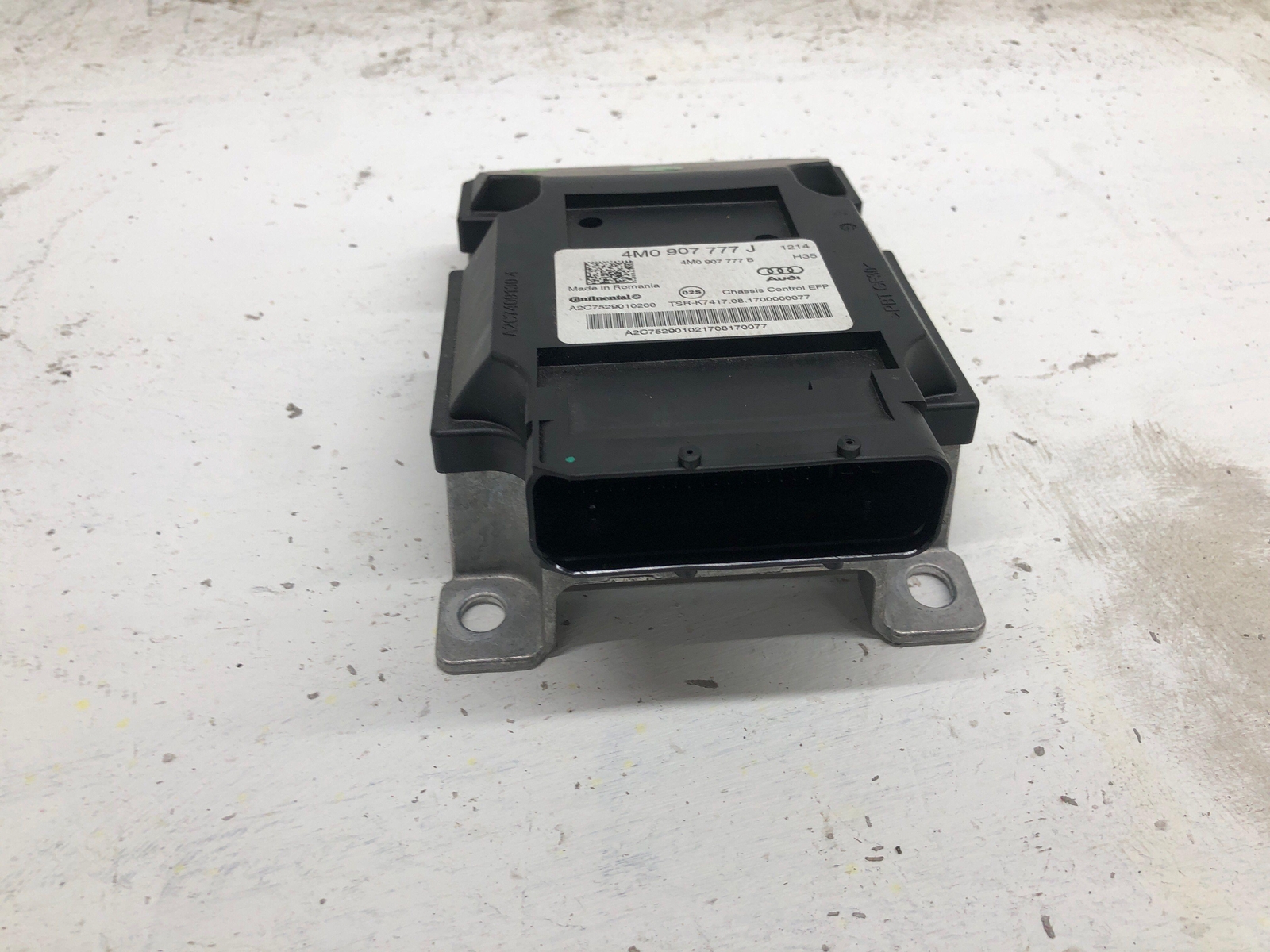 2016-2020 BENTLEY BENTAYGA AIR RIDE SUSPENSION CHASSIS CONTROL MODULE 4M0907777J