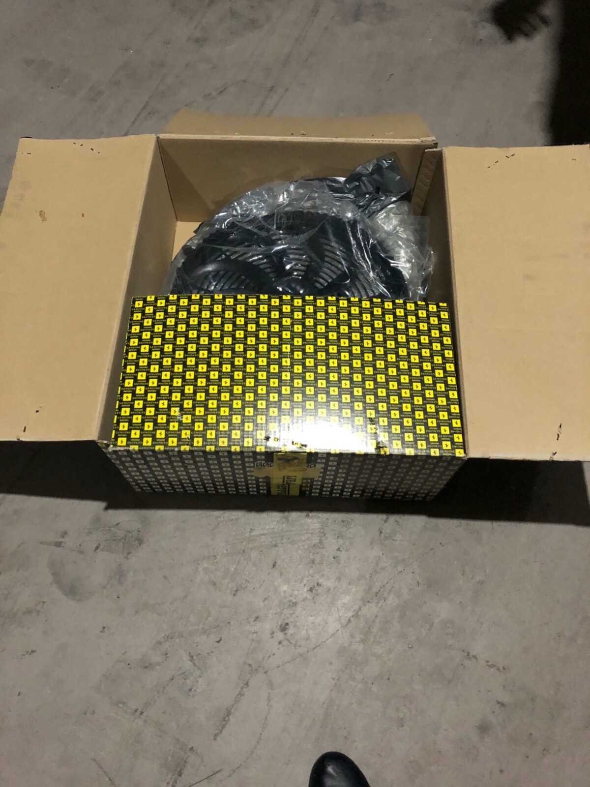 FERRARI F355, RADIATOR COOLING FANS RIGHT/LEFT NEW AND IN BOX P/N 152733/173030