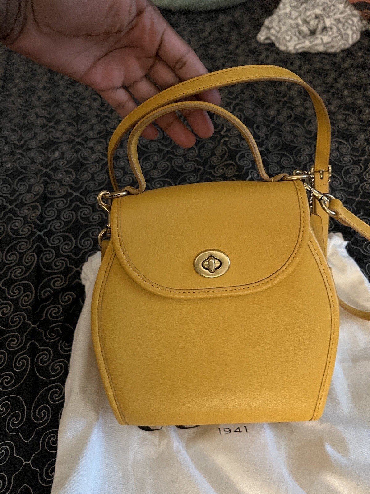 Coach Turnlock Curved Vintage Top handle Bag Gem