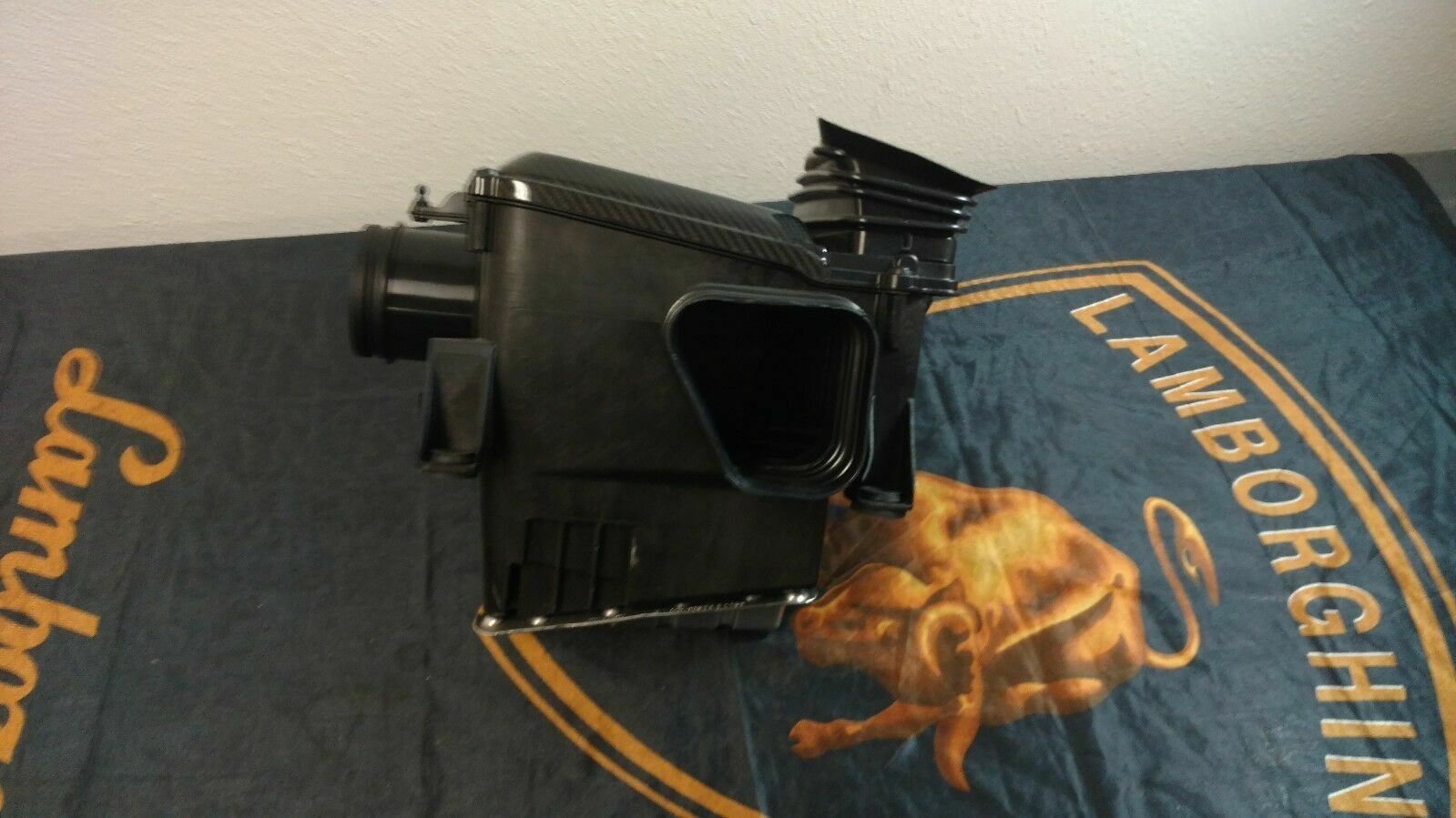 AUDI R8 REAR AIR INTAKE BOX CARBON FIBER OEM 4S0133837P