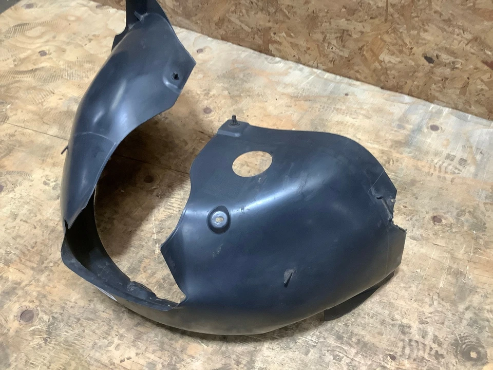 Volkswagen Rabbit 2007 cupé guardabarros del pasajero delantero revestimiento protector contra salpicaduras fabricante de equipos originales+ Foto 3 de 4