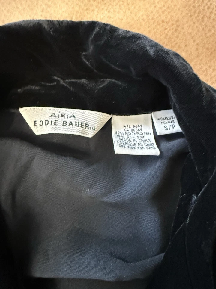 Blusa túnica top abotonada terciopelo Eddie Bauer rayón seda negra talla pequeña Foto 2 de 4