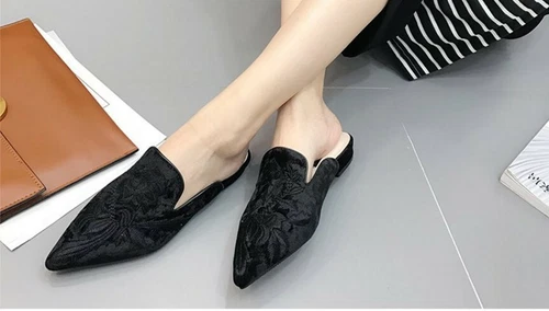 Womens Floral Embroider Flat Heel Pointy Toe Slippers Shoes Chic Mules Slides - Bild 7 von 19