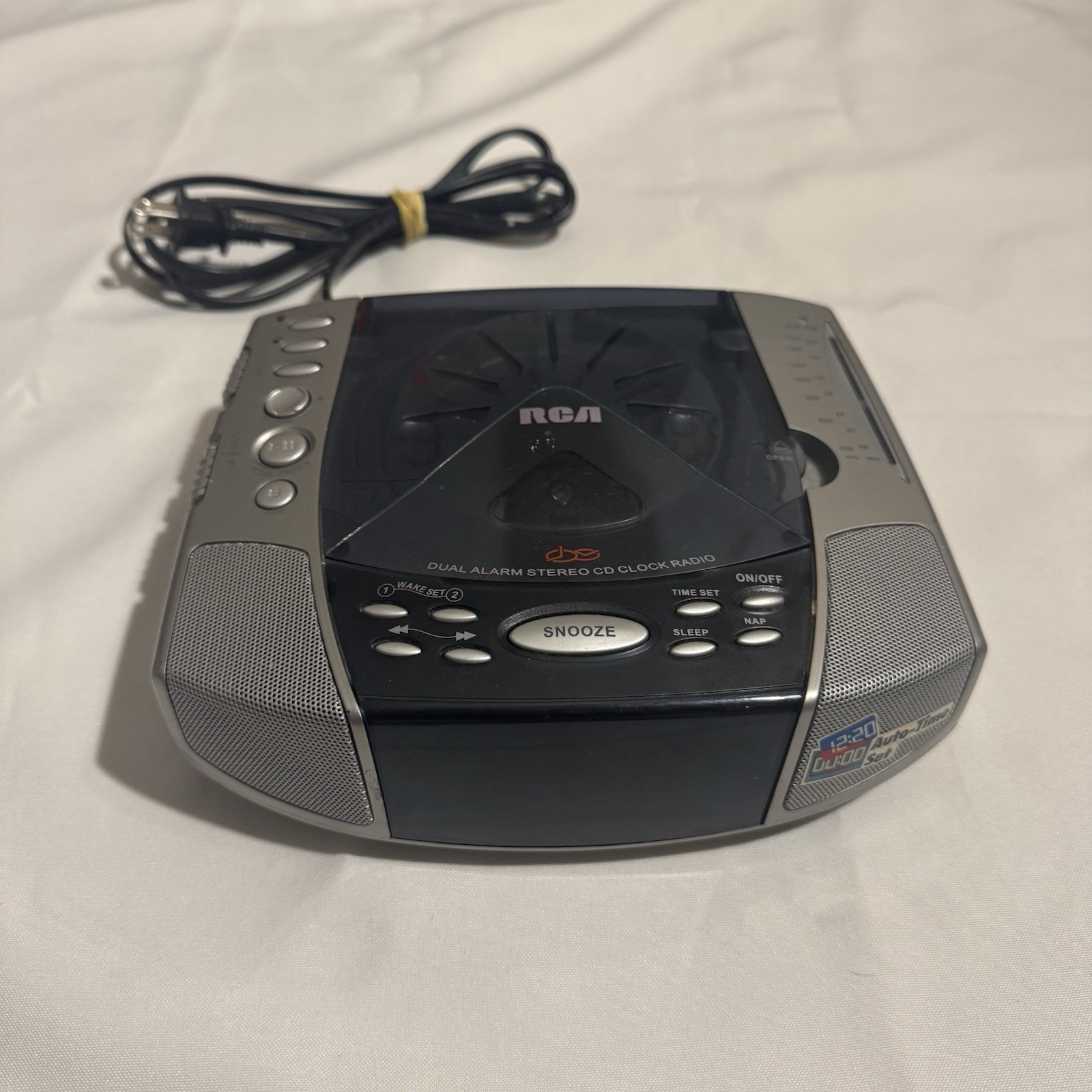 RCA Dual Alarm Stereo CD Clock Radio Works Tested RP4896A 120V TESTED/WOKS