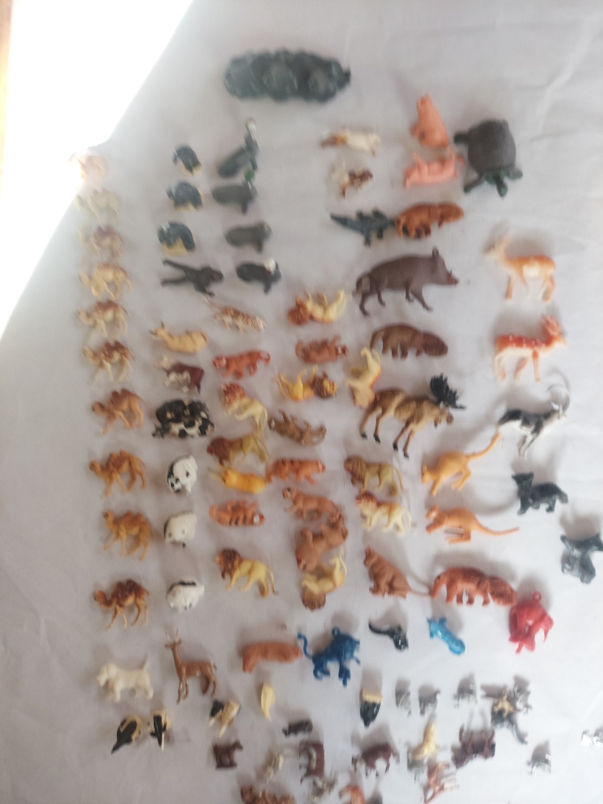 plastic animals lot vintage 250 Pieces 