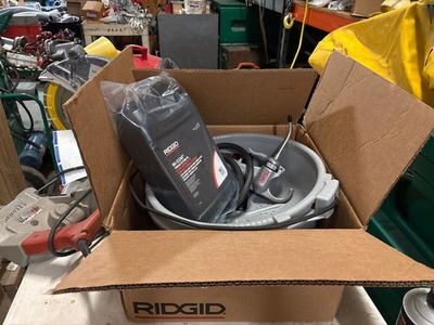 #ad Ridgid Drain Pan with Thread Cutting Oil and Oil Gun $199.00
