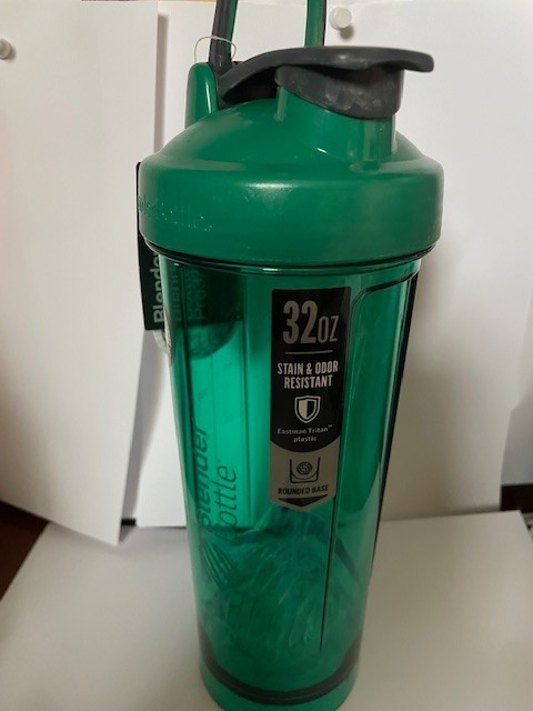 Blender Bottle G PRO  32. OZ   oz SHAKER BOTTLE  STAIN & ODO