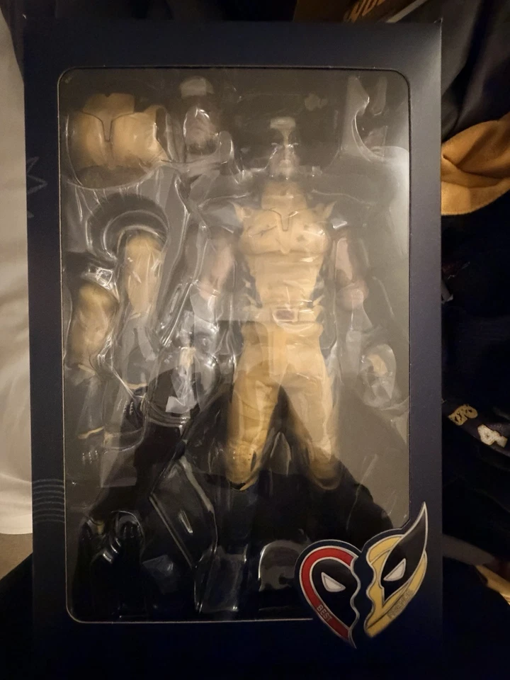 Hot Toys Deadpool and Wolverine MMS754 Wolverine Collectible - Image 2 of 4