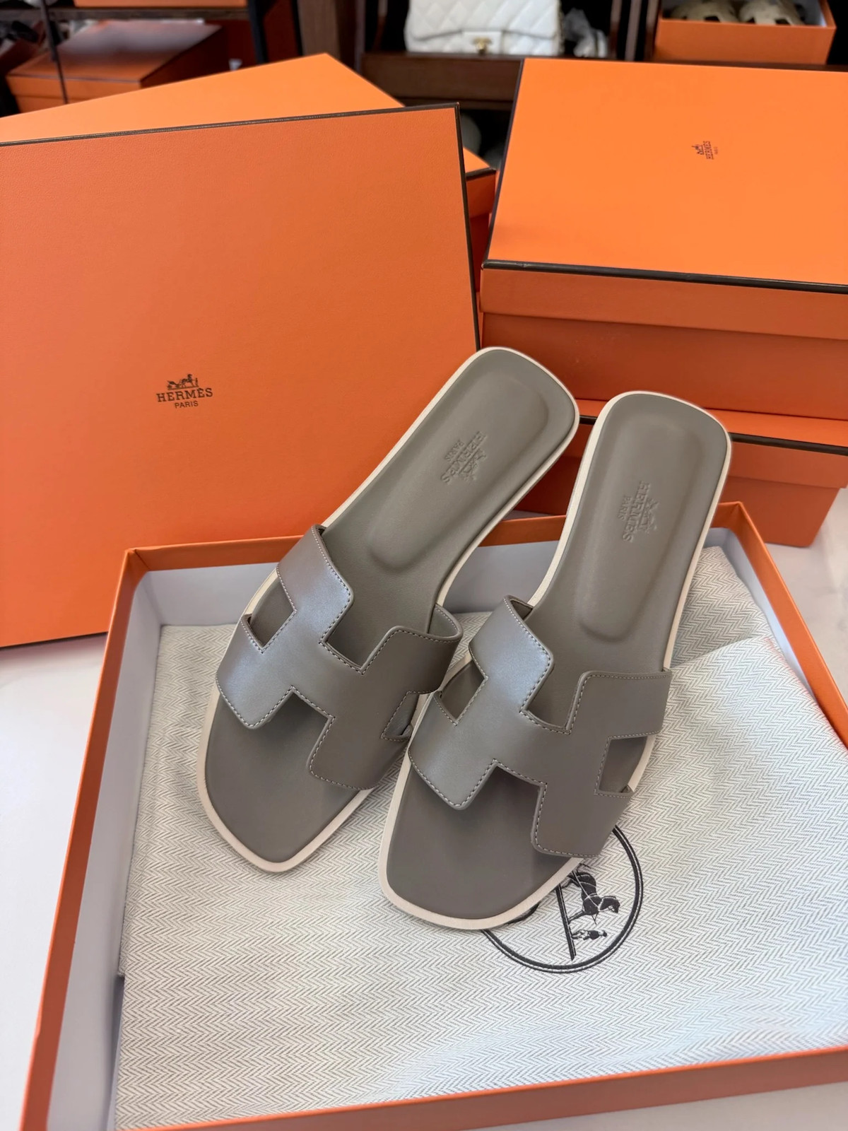 Size 39 - Hermès Oran Sandal Etoupe Grey