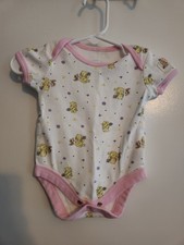 VINTAGE Classic Pooh Bodysuit Lot Of 2 Onsies Size 0-3 Months 100 Cotton