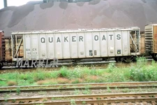 RR Print-GACX 50113 "Quaker Oats" at Youngstown Oh  8/2/1979