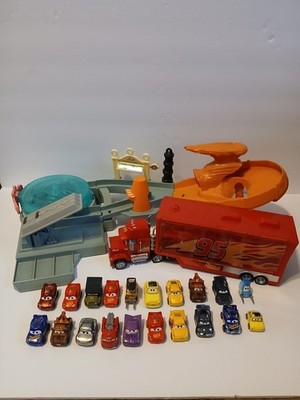 Disney Pixar Cars Mini Racers Radiator Springs SpinOut Play Set With Mini Racers
