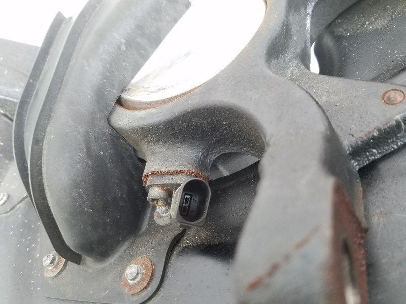 2016 BENTLEY DRIVERS SIDE FRONT LH SPINDLE KNUCKLE 3Y0407257A