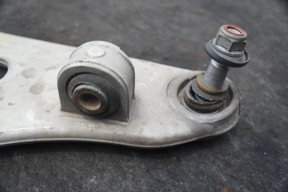 Brazo de control inferior derecho suspensión delantera 4786564 OEM Plymouth Prowler 1999 Foto 3 de 4