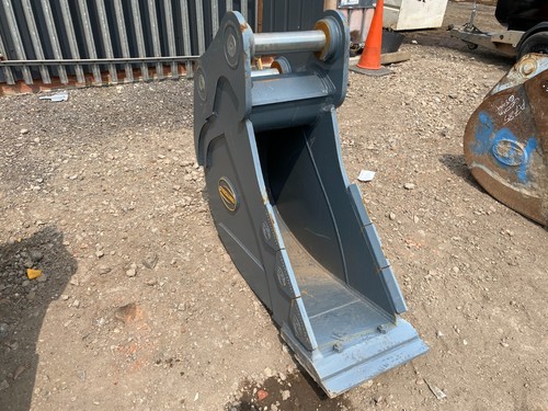 450mm Digging Bucket 80mm Pins - Unused - Price £1250.00 + VAT @ 20% A784 - Picture 1 of 7