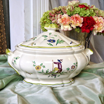 Longchamp. French Pottery Moustiers, Suppenterrine
