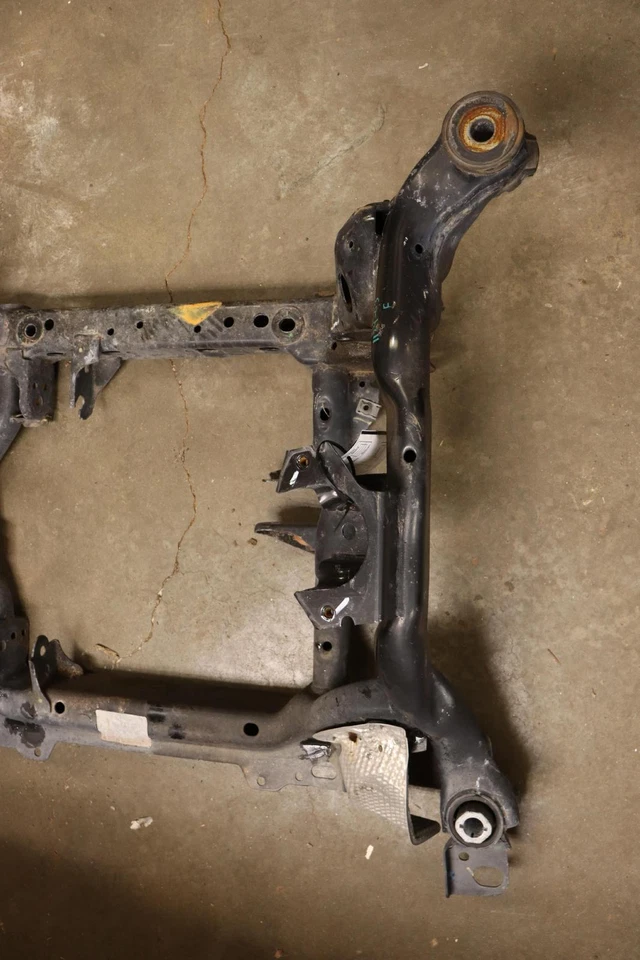 Dodge Durango 2016-2024 3,6 L suspensión delantera travesaño subchasis OEM Foto 4 de 4