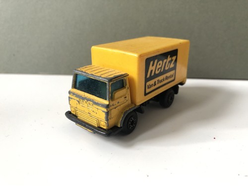 (Piezas usadas/faltantes) Matchbox Volvo Peterbilt Flareside Pick Up Dodge 1/64 - Imagen 2 de 12