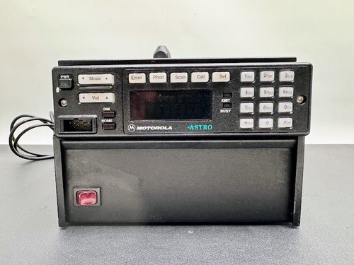 Astron SL-15R-EFJ 15 w/ Motorola Astro XTL5000 M20URS9PW1AN Radio & Microphone - Picture 2 of 6