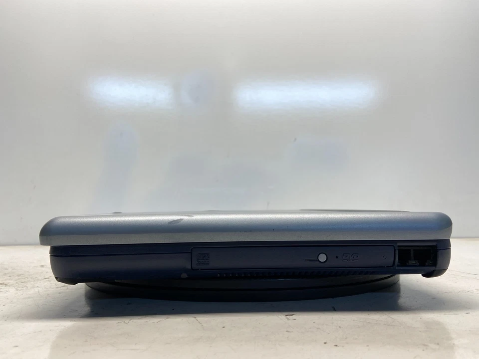 HP Pavilion N5445 AMD Athlon 4 900 MHz 512 MB SIN DISCO DURO Foto 4 de 4