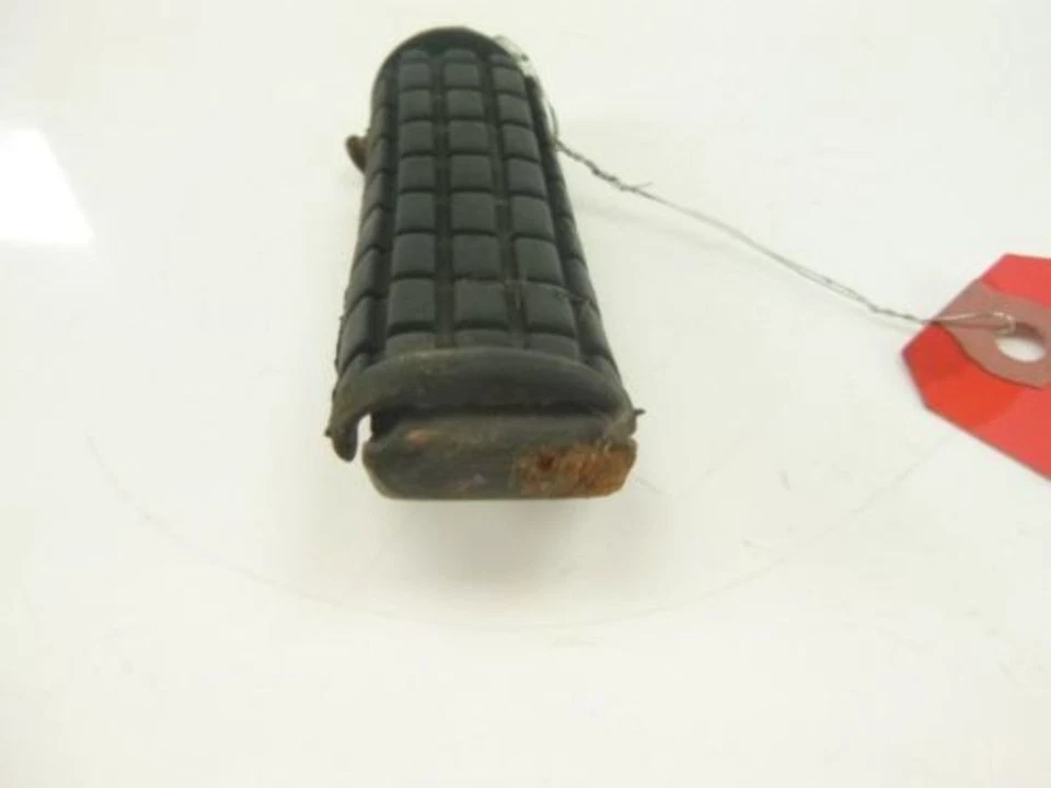 Clavija de pasajero trasera derecha Honda CBR1000F Hurricane 87 Foto 2 de 4