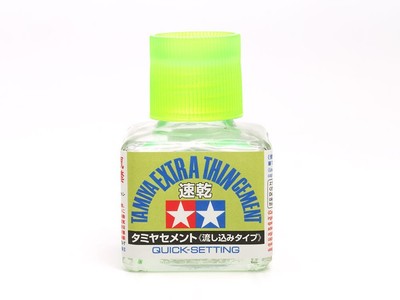 TAMIYA 87182 VEREDELUNGSPRODUKTE EXTRA FLÜSSIGER SCHNELLKLEBER 40ML