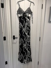 Unique Black/silver Evening Dress