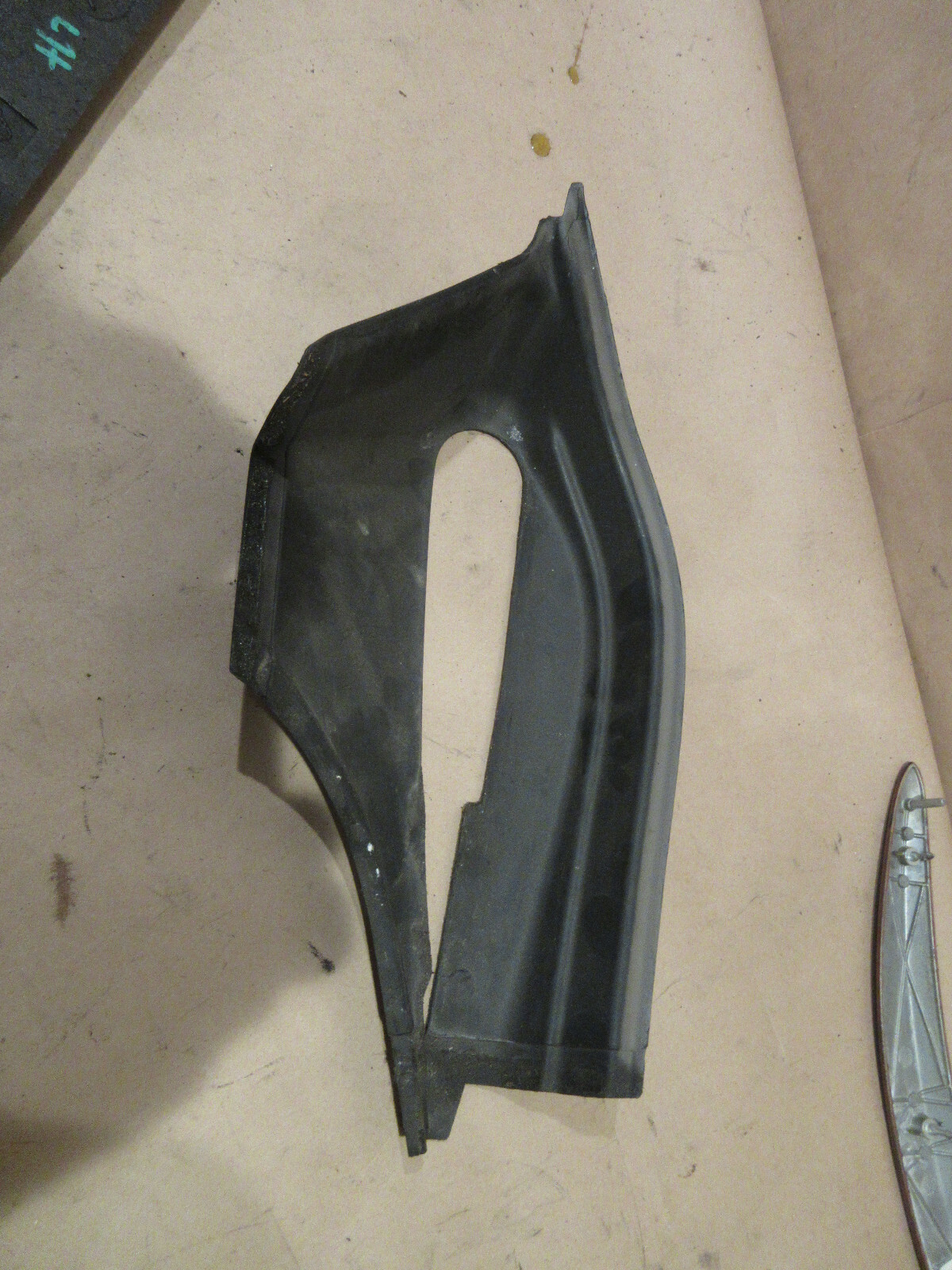 Maserati GranTurismo - RH Rear Compartment Drip Rail Cover - P/N 80321200