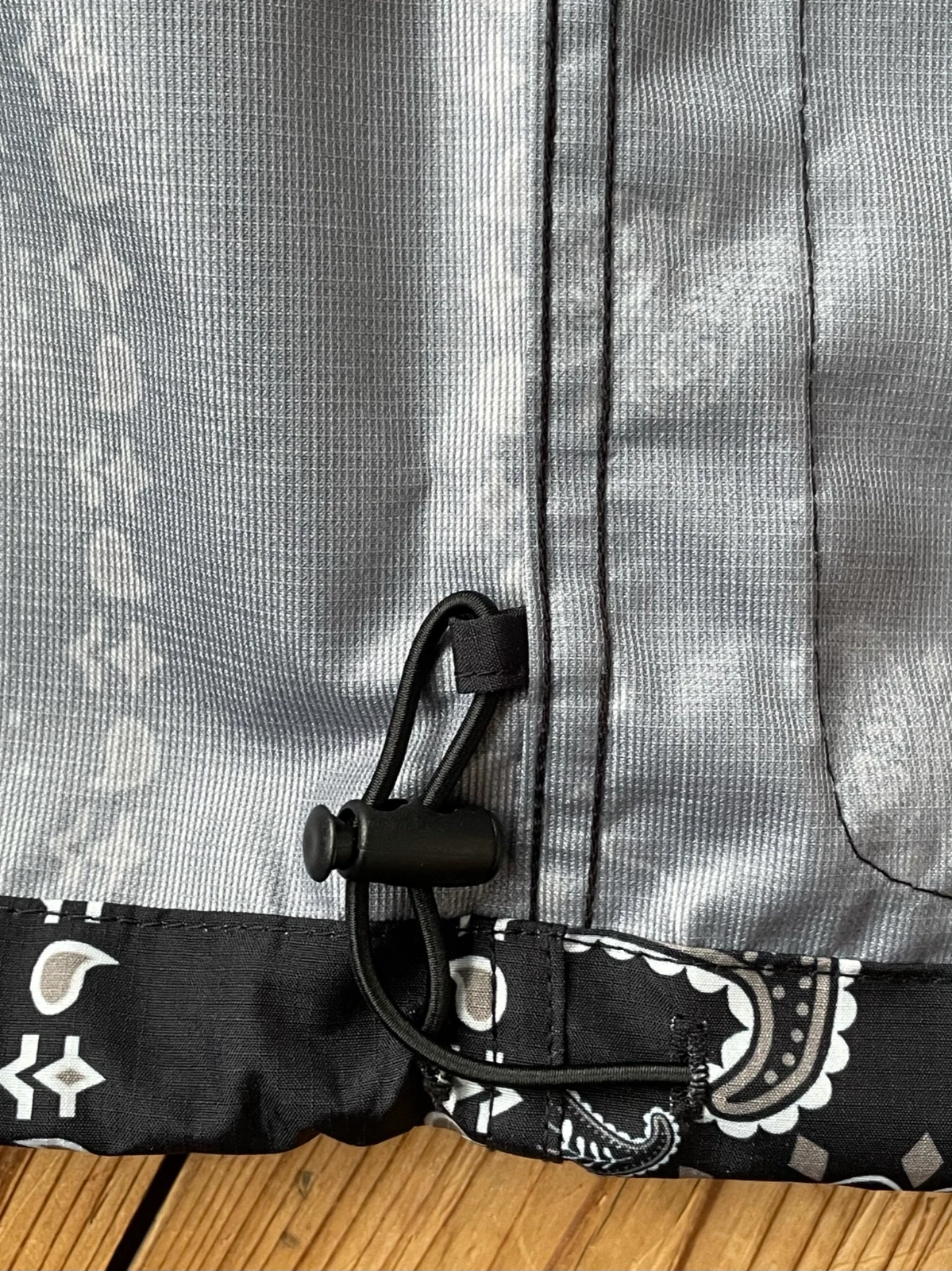 NEW MIHARA YASUHIRO x GU Mountain Parka 3 Layer Paisley Black Small (S) UNIQULO image 9