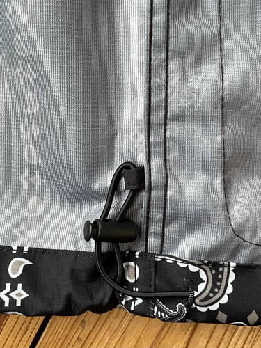 NEW MIHARA YASUHIRO x GU Mountain Parka 3 Layer Paisley Black Small (S) UNIQULO image 9