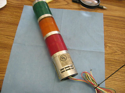 Idec Model: LT1A Stack Safety Light. 24V AC/DC. Lamp: 30V, 10W 
