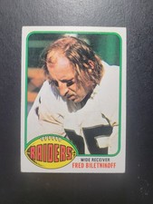 1976 Topps # 25 Fred Biletnikoff Football Card, Raiders