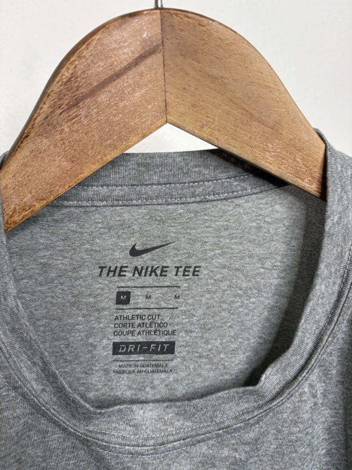 Washington Huskies Nike Dri-Fit NCAA Men's Legend Staff Sideline Tshirt Size M - Image 2 of 4