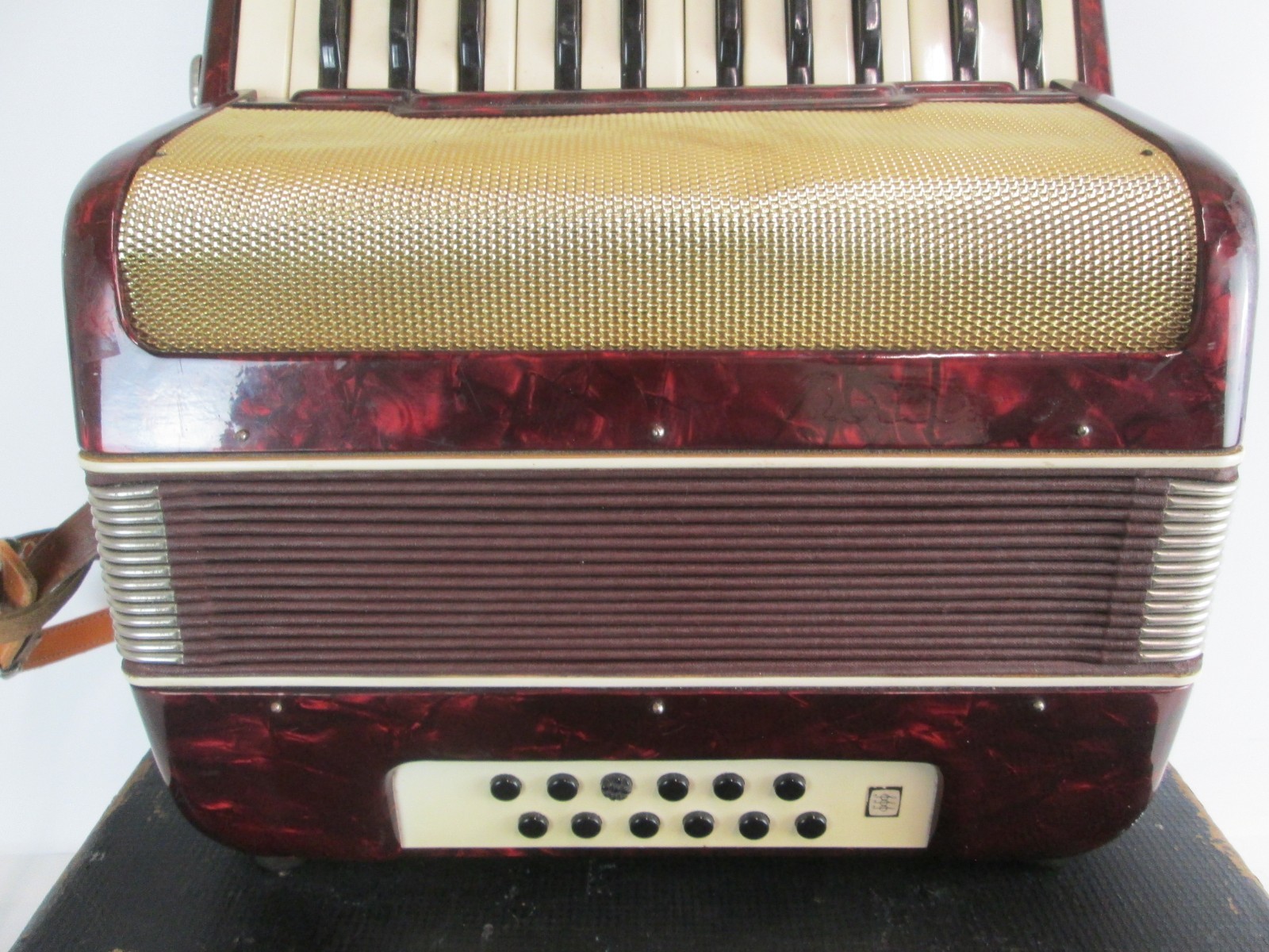 Unbranded Red Accordion Musical Instrument Vintage With Accordion Case 2