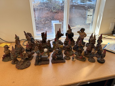 #ad Large Lot Of Tom Clark Figurines $649.00
