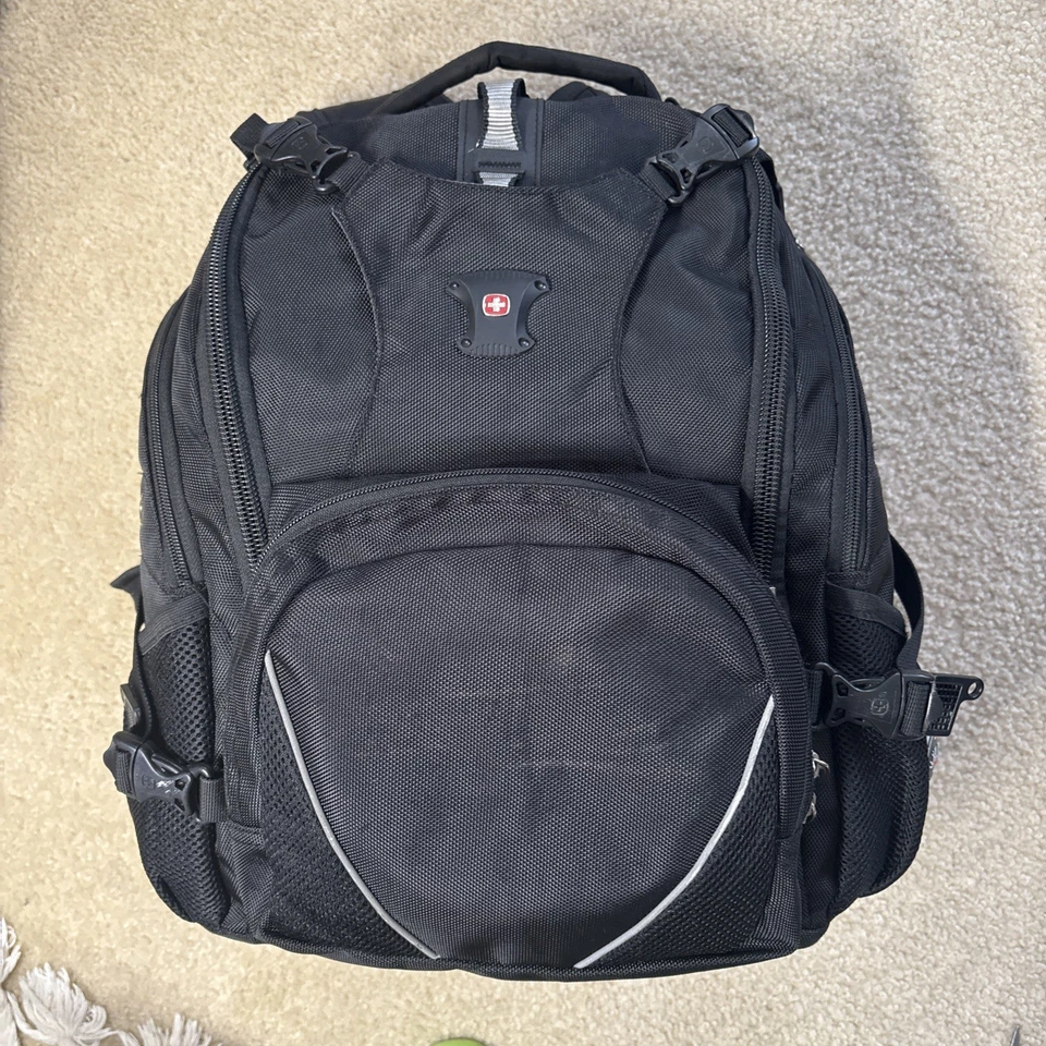 Mochila para Laptop Wenger SWISS GEAR Airflow Negra Ejército Suizo Excelente Estado  Foto 3 de 4