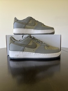 PAR MUESTRA Nike Air Force 1 '07 LV8 Dark Stucco Medium Olive 9M/10.5W