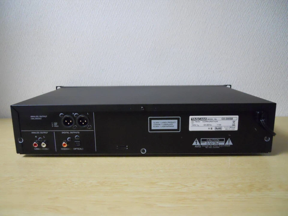 TASCAM CD-200SB Professional CD / Solid-State Media Player Rack-Mountable F/S - Image 4 of 4
