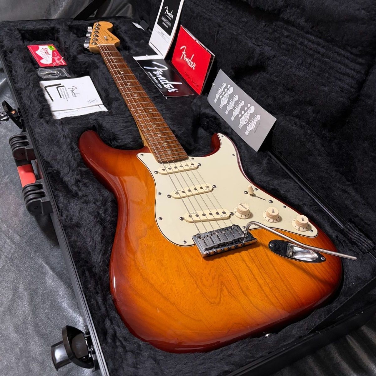 Fender USA American Deluxe Stratocaster N3 Ash Electric Guitar