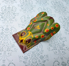 Vintage Tin Litho Frog Clicker Clacker Noisemaker Toy Has a Fly on Her Back 3"