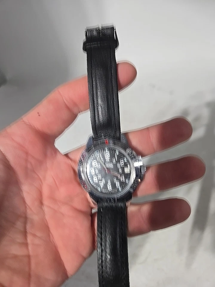 Relógio de pulso masculino Vostok Komandirskie 211783 com pulseira de couro [precisa de bateria] - Imagem 2 de 4