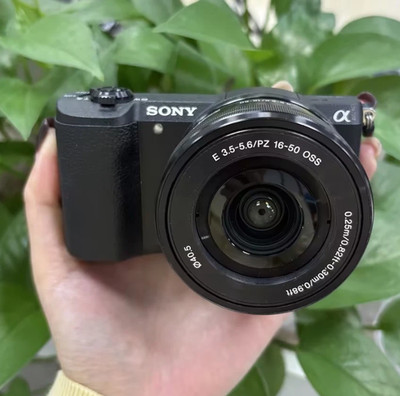 Sony Alpha a5100 Mirrorless w/ E 16-50mm Lens 24MP Camera
