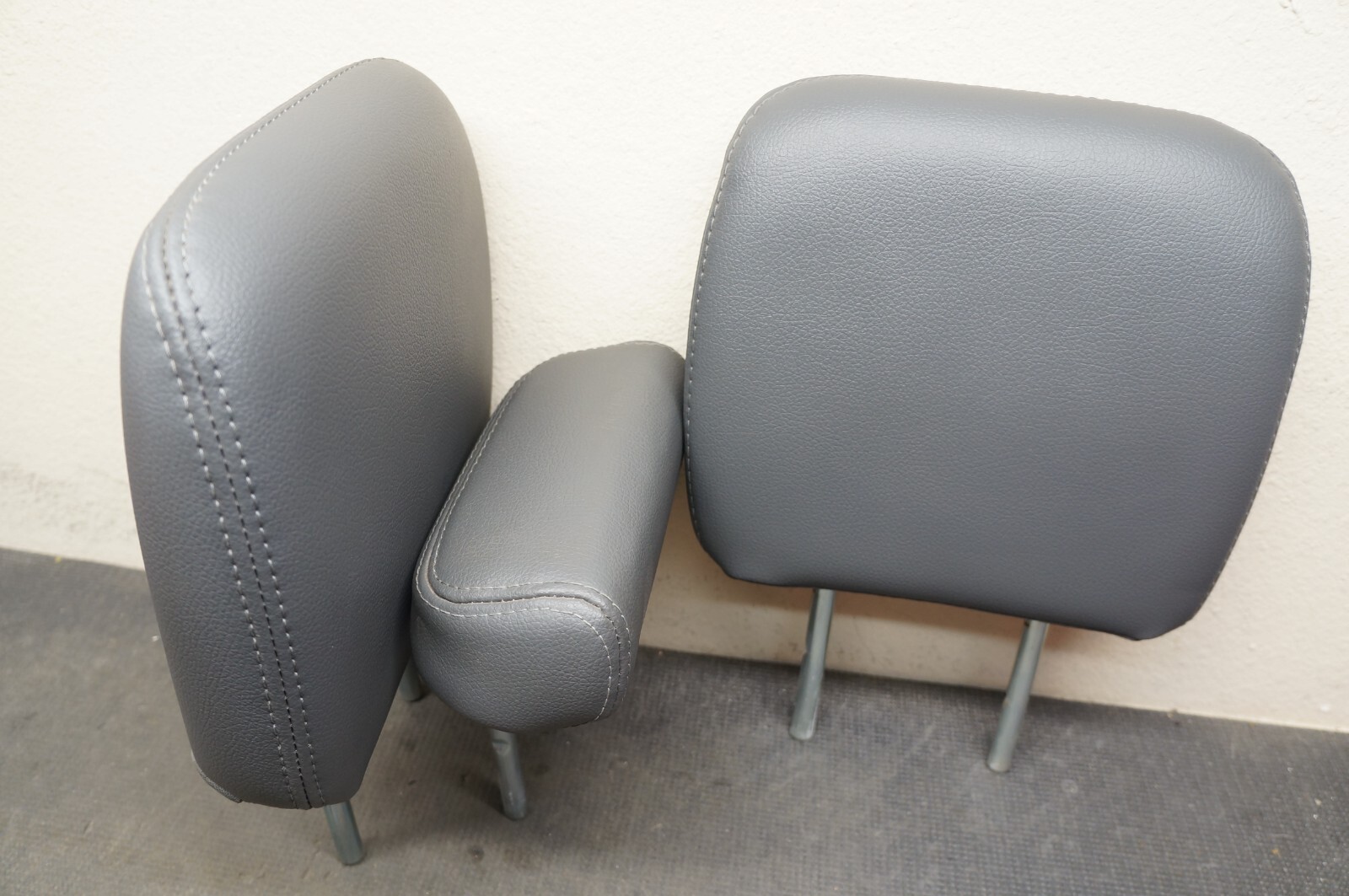 20092018 DODGE RAM 1500 OEM REAR BACK SEAT HEAD REST HEADRESTS SET