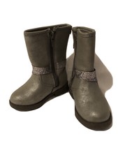 NWOB OSHKOSH Girl Toddler Silver Faux Leather Side Zip Boots-Size 5