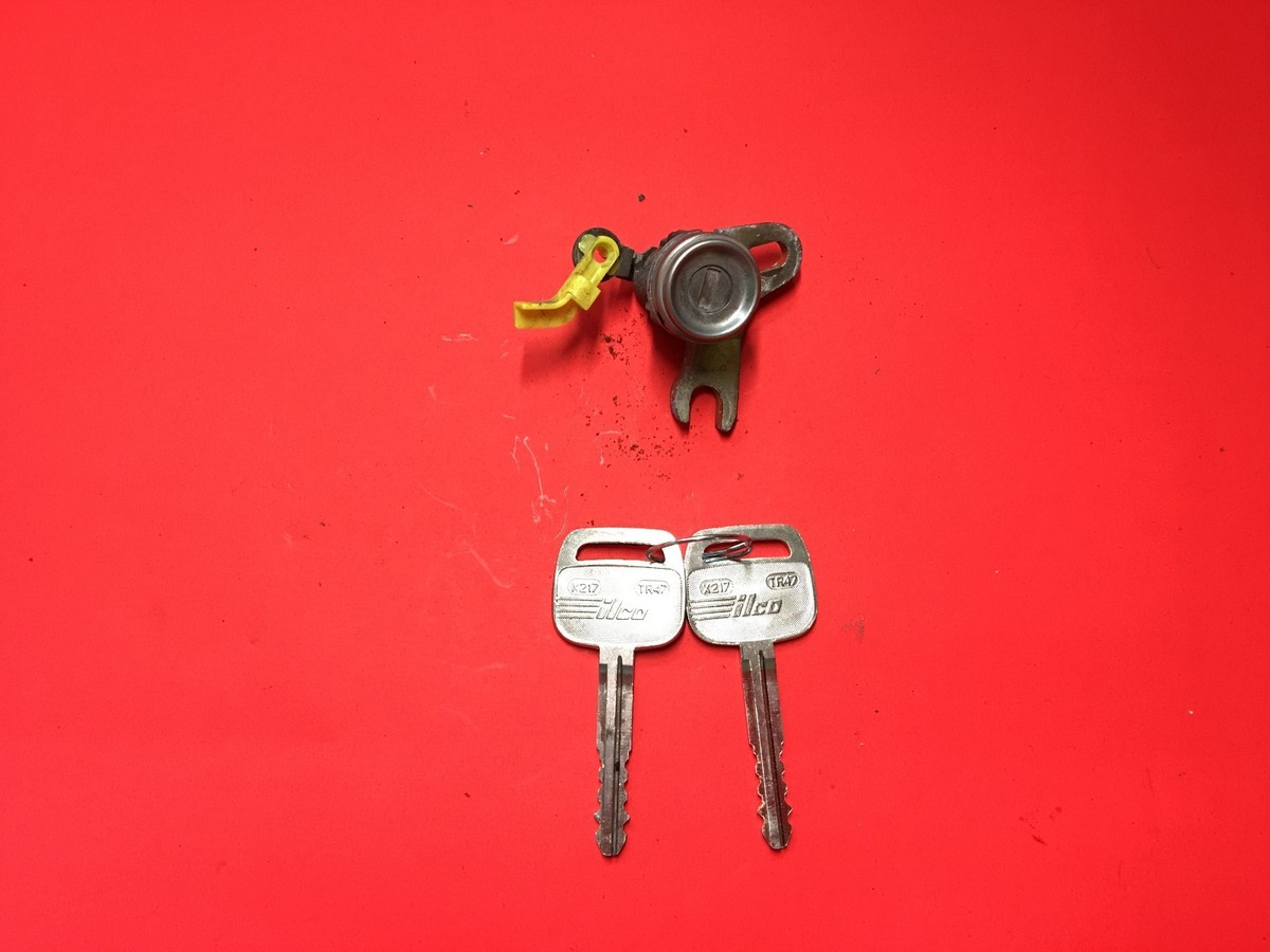 未使用　鍵　CAMRY Refurbished Toyota LOGO Camry Keyless Entry Remote Key (